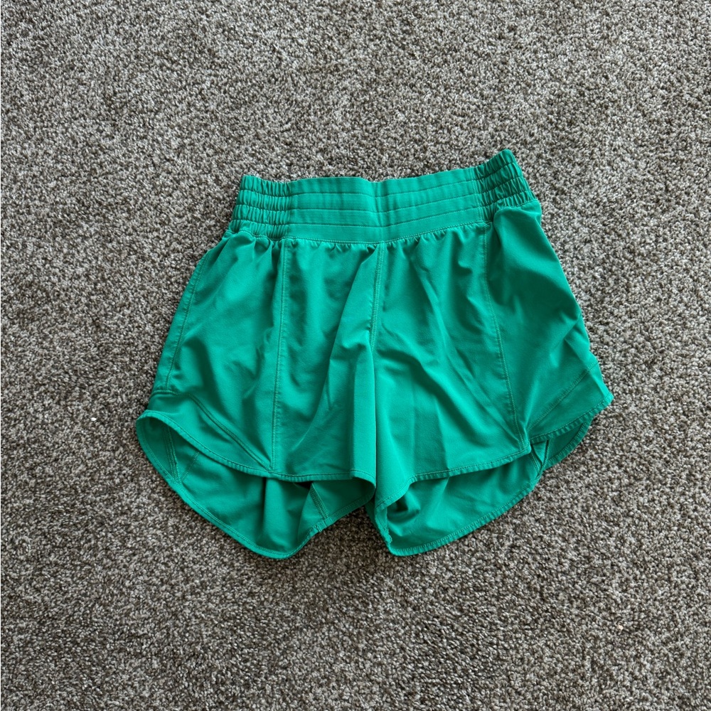 lululemon athletica Kelly green hottie hot high rise short 4.0